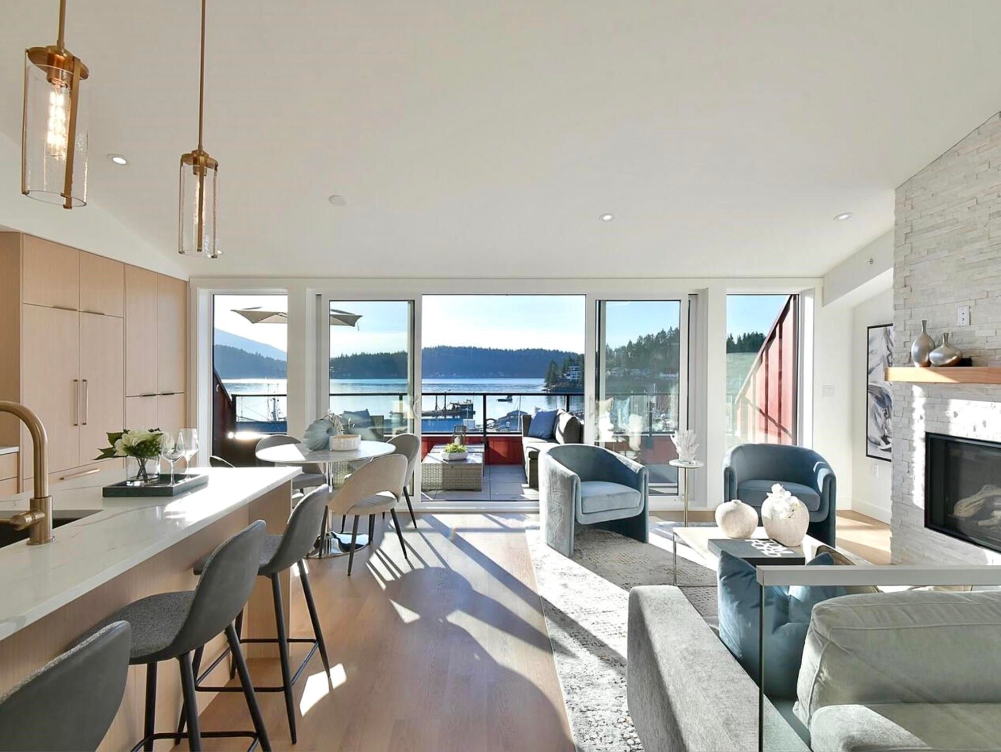 Townhouse for sale in Gibsons, Sunshine Coast, 101 263 Gower Point Road, 263110334 | Realtylink.org