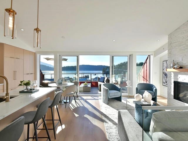 Townhouse for sale in Gibsons, Sunshine Coast, 101 263 Gower Point Road, 263110334 | Realtylink.org