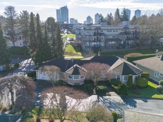 Townhouse for sale in Surrey, South Surrey White Rock, 101 15121 19 Avenue, 263110394 | Realtylink.org