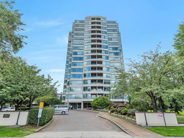 Apartment for sale in Surrey, North Surrey, 306 15030 101 Avenue, 263110492 | Realtylink.org
