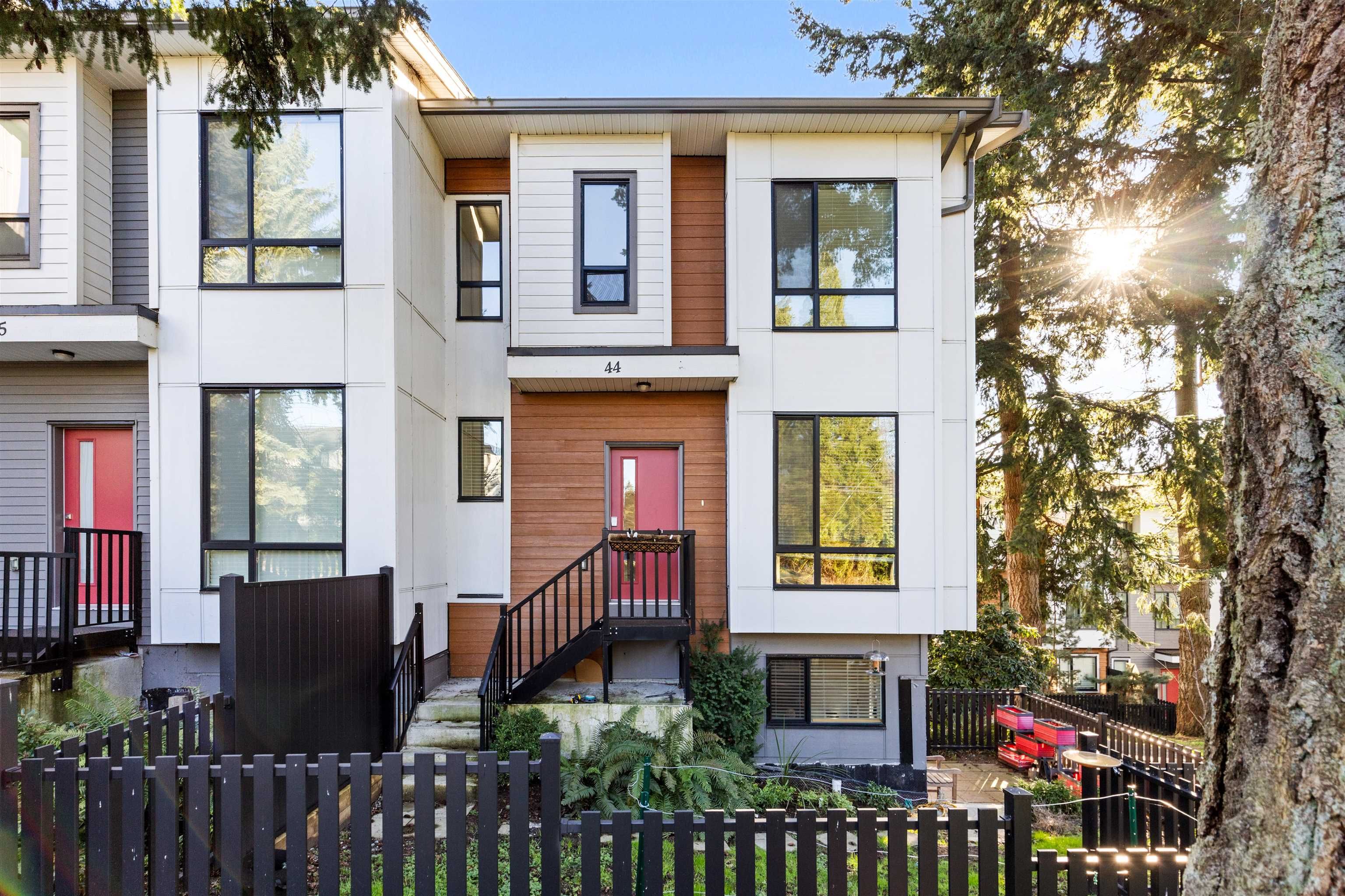 Townhouse for sale in Surrey, South Surrey White Rock, 44 16433 19 Avenue, 263110570 | Realtylink.org