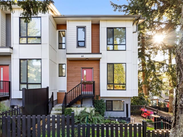 Townhouse for sale in Surrey, South Surrey White Rock, 44 16433 19 Avenue, 263110570 | Realtylink.org
