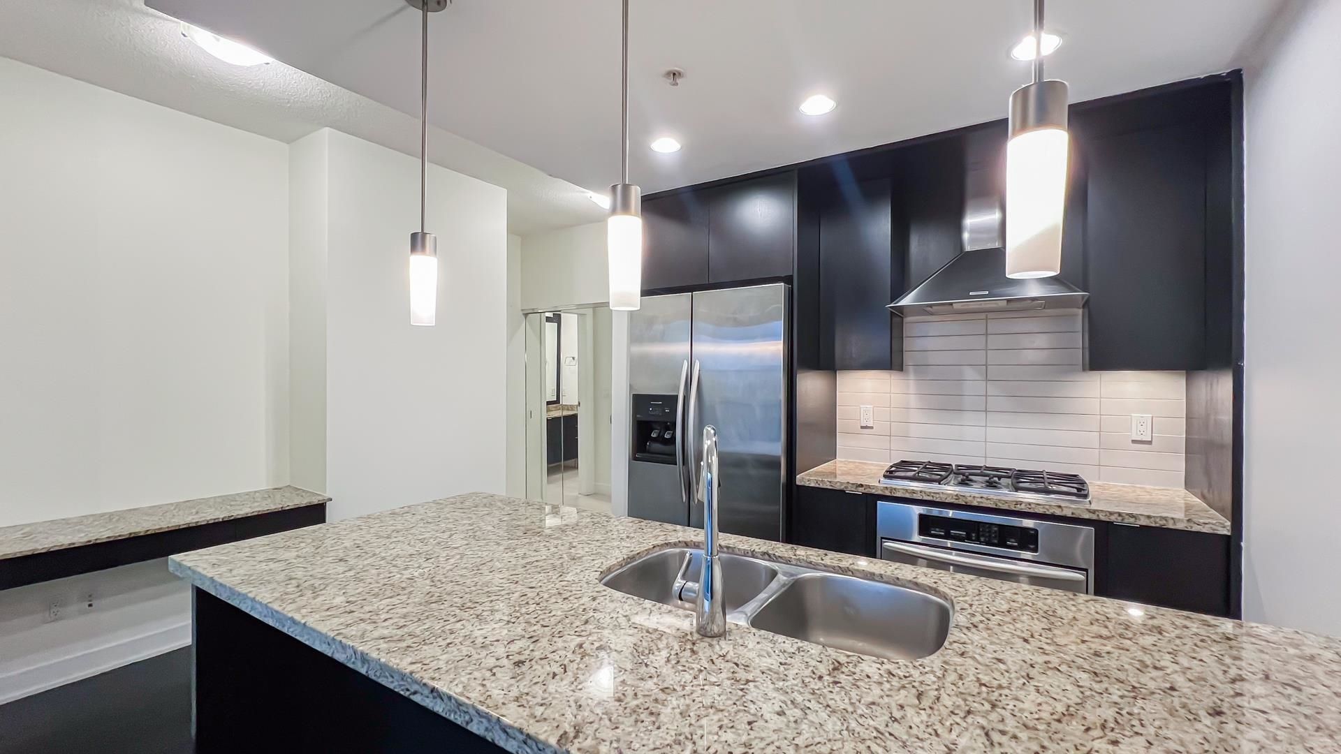 Apartment for sale in Burnaby, Burnaby East, 905 7088 18th Avenue, 263110597 | Realtylink.org