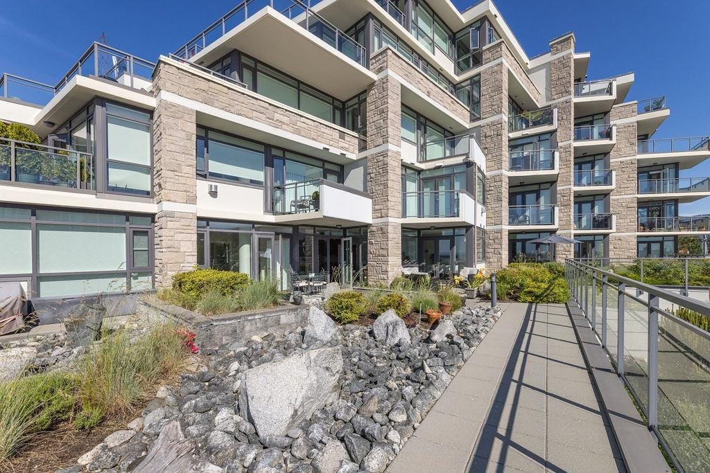 Apartment for sale in Sechelt, Sunshine Coast, 203 5665 Teredo Street, 263110756 | Realtylink.org