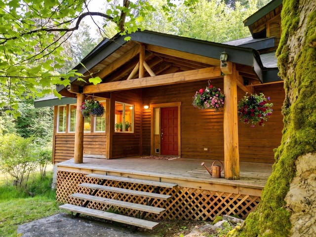 House for sale in Gambier Island, Sunshine Coast, 722 West Bay Road, 263110913 | Realtylink.org