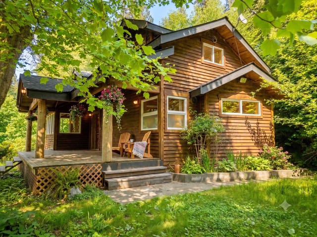 House for sale in Gambier Island, Sunshine Coast, 722 West Bay Road, 263110913 | Realtylink.org