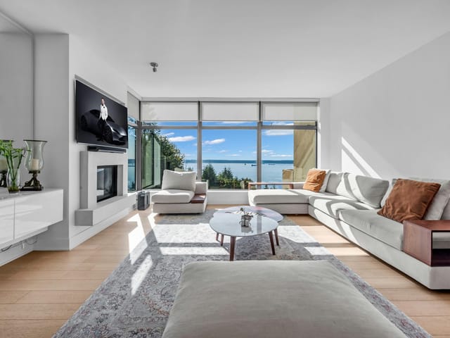 Apartment for sale in West Vancouver, West Vancouver, 401 3315 Cypress Place, 263111065 | Realtylink.org