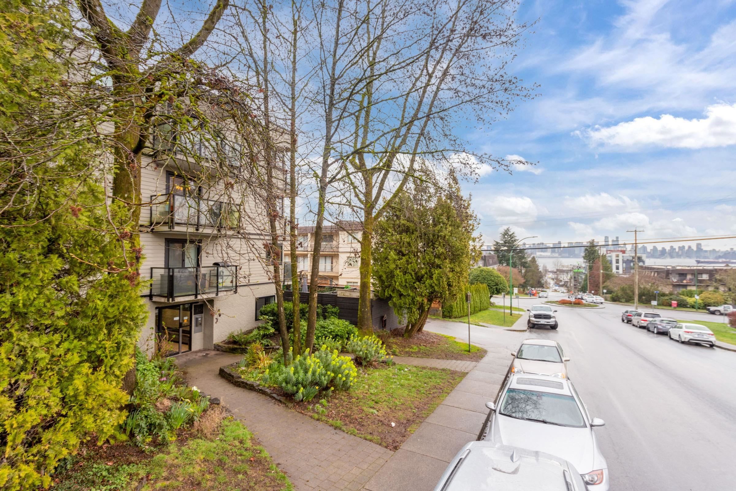 Apartment for sale in North Vancouver, North Vancouver, 112 240 Mahon Avenue, 263111121 | Realtylink.org