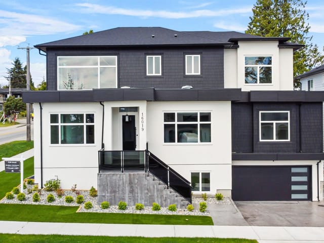 House for sale in Surrey, South Surrey White Rock, 16019 9a Avenue Avenue, 263111519 | Realtylink.org