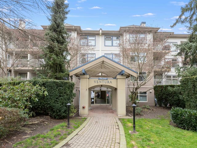 Apartment for sale in Surrey, North Surrey, 411 15210 Guildford Drive, 263111521 | Realtylink.org