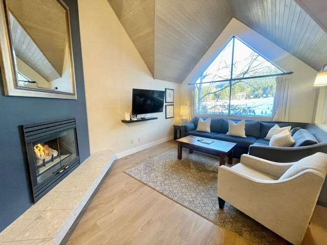 Apartment for sale in Whistler, Whistler, Week 11 4293 Mountain Square, 263111543 | Realtylink.org