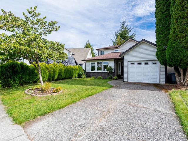 House for sale in Surrey, Surrey, 15478 90 Avenue, 263111575 | Realtylink.org