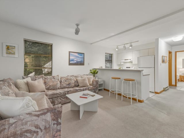 Townhouse for sale in Whistler, Whistler, 1102 3050 Hillcrest Drive, 263111786 | Realtylink.org