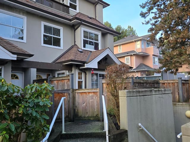 Townhouse for sale in Burnaby, Burnaby East, 14 7175 17th Avenue, 263111866 | Realtylink.org