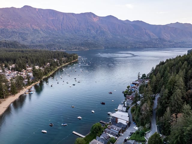 House for sale in Cultus Lake, Cultus Lake & Area, 36 Lakeshore Drive, 263111883 | Realtylink.org