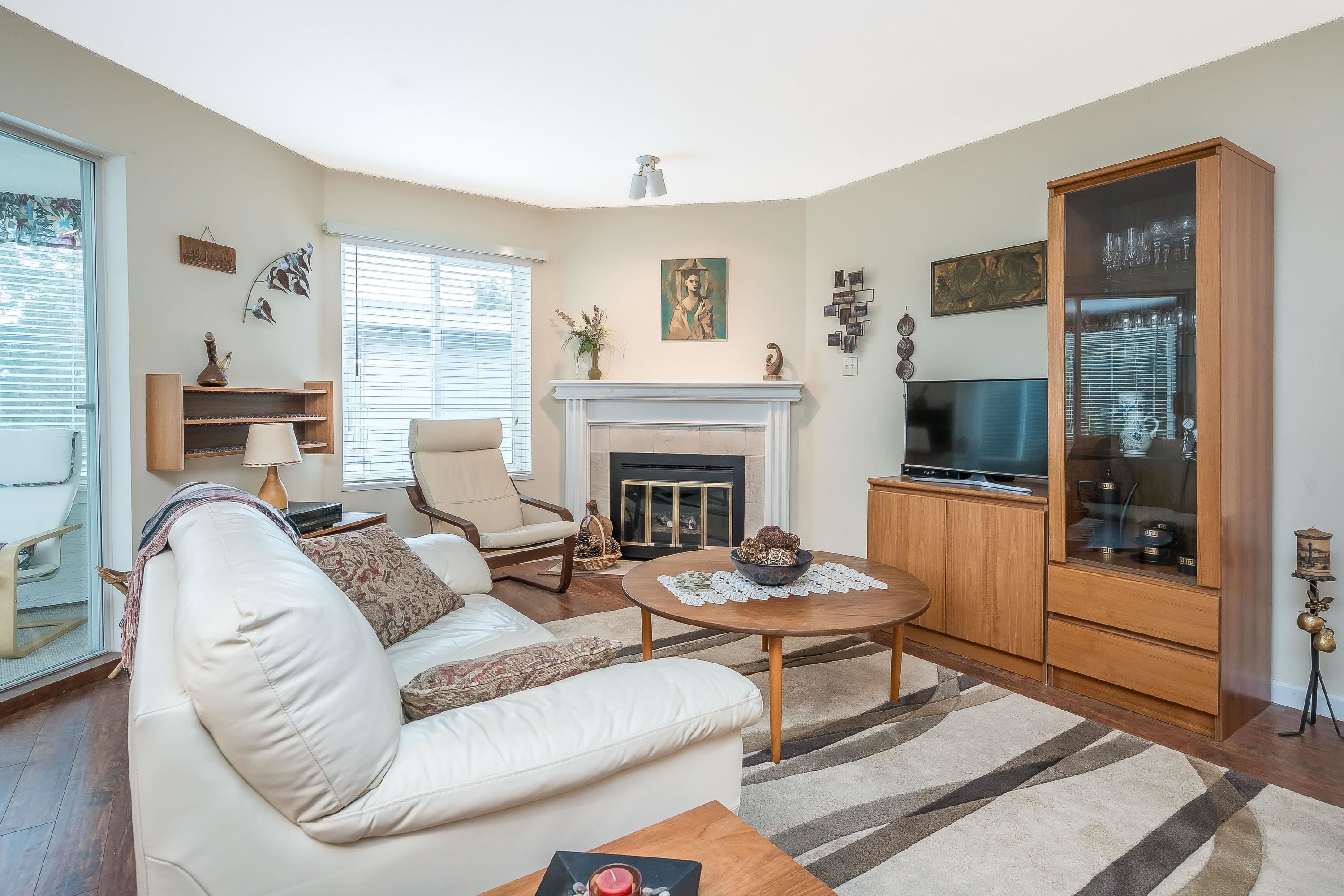 Apartment for sale in White Rock, South Surrey White Rock, 203 1378 Fir Street, 263111907 | Realtylink.org