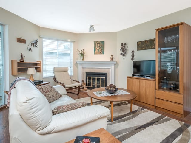 Apartment for sale in White Rock, South Surrey White Rock, 203 1378 Fir Street, 263111907 | Realtylink.org