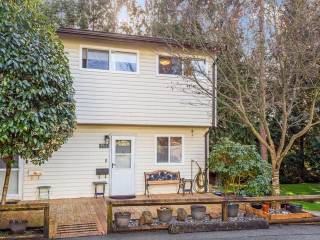 Townhouse for sale in Burnaby, Burnaby North, 8918 Ganymede Place, 263112035 | Realtylink.org