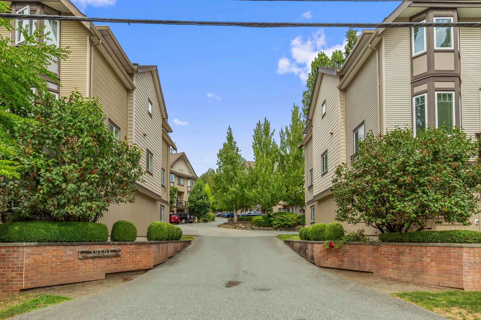 Townhouse for sale in Mission, Mission, 2 32501 Fraser Crescent, 263112043 | Realtylink.org