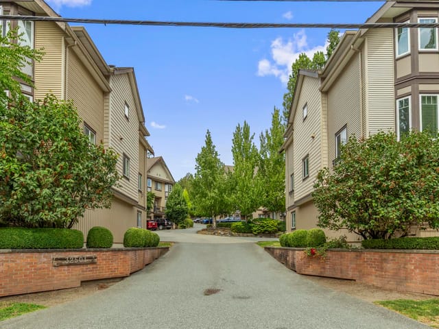 Townhouse for sale in Mission, Mission, 2 32501 Fraser Crescent, 263112043 | Realtylink.org