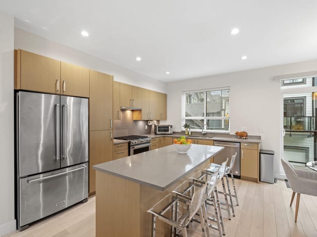 Townhouse for sale in Surrey, South Surrey White Rock, 5 16760 25 Avenue, 263112121 | Realtylink.org