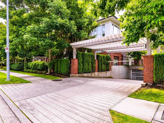 Apartment for sale in Surrey, South Surrey White Rock, 310 15188 22 Avenue, 263112295 | Realtylink.org
