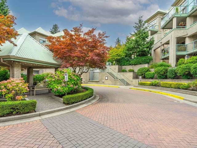 Apartment for sale in Port Moody, Port Moody, 401 301 Maude Road, 263112363 | Realtylink.org