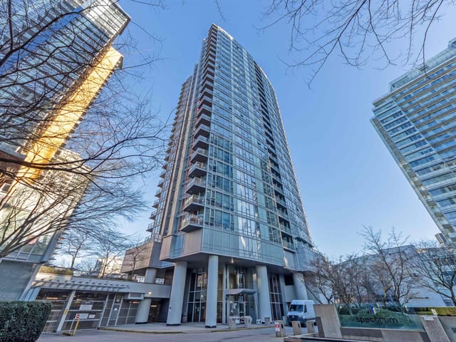 Apartment for sale in Vancouver, Vancouver West, 1209 131 Regiment Square, 263112542 | Realtylink.org