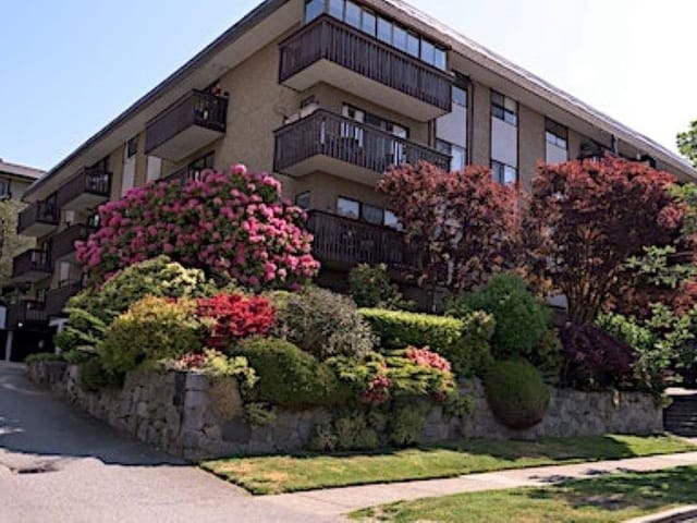 Apartment for sale in North Vancouver, North Vancouver, 205 120 E 4th Street, 263112698 | Realtylink.org