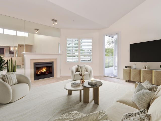 Apartment for sale in Surrey, South Surrey White Rock, 303 15255 18 Avenue, 263113041 | Realtylink.org