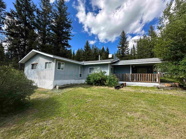 House for sale in Lone Butte, 100 Mile House, 6725 Fawn Creek Road, 263113081 | Realtylink.org