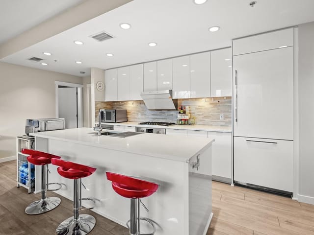 Apartment for sale in Richmond, Richmond, 102 9213 Odlin Road, 263113218 | Realtylink.org