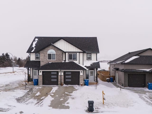 1/2 Duplex for sale in Fort St. John, Fort St. John, 8423 81 Street, 263113244 | Realtylink.org