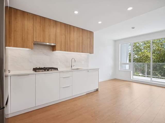 Apartment for sale in Surrey, North Surrey, 303 13387 Old Yale Road, 263113266 | Realtylink.org