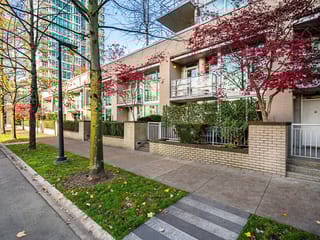 Townhouse for sale in North Vancouver, North Vancouver, TH6 168 E Esplanade Avenue, 263113274 | Realtylink.org
