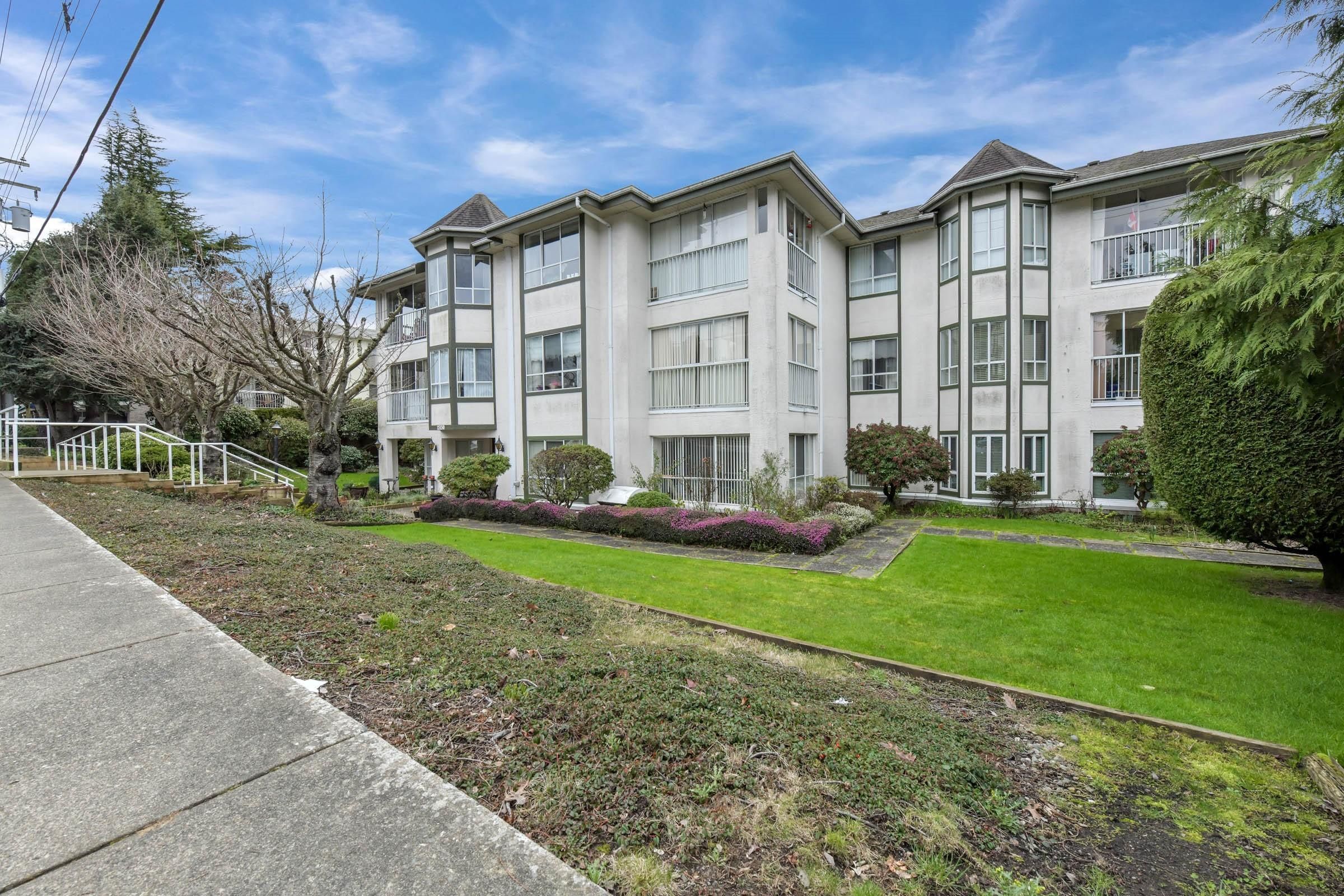 Apartment for sale in White Rock, South Surrey White Rock, 303 15130 Roper Avenue, 263113377 | Realtylink.org