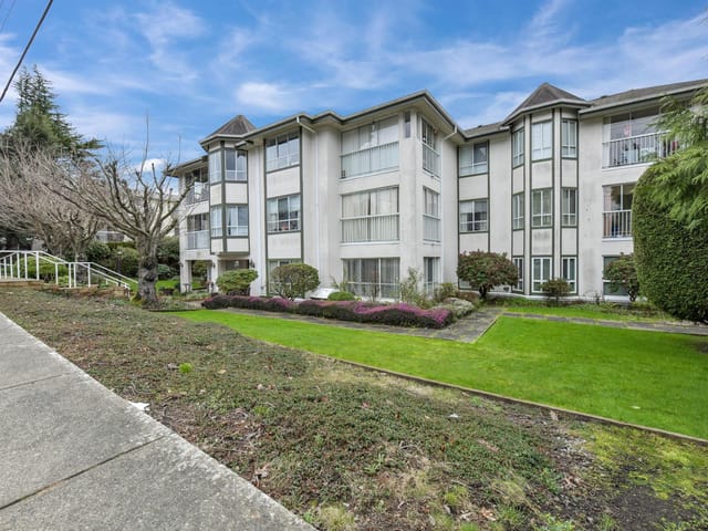Apartment for sale in White Rock, South Surrey White Rock, 303 15130 Roper Avenue, 263113377 | Realtylink.org