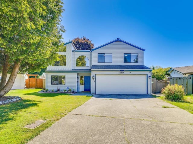 House for sale in Surrey, South Surrey White Rock, 14084 17b Avenue, 263113447 | Realtylink.org
