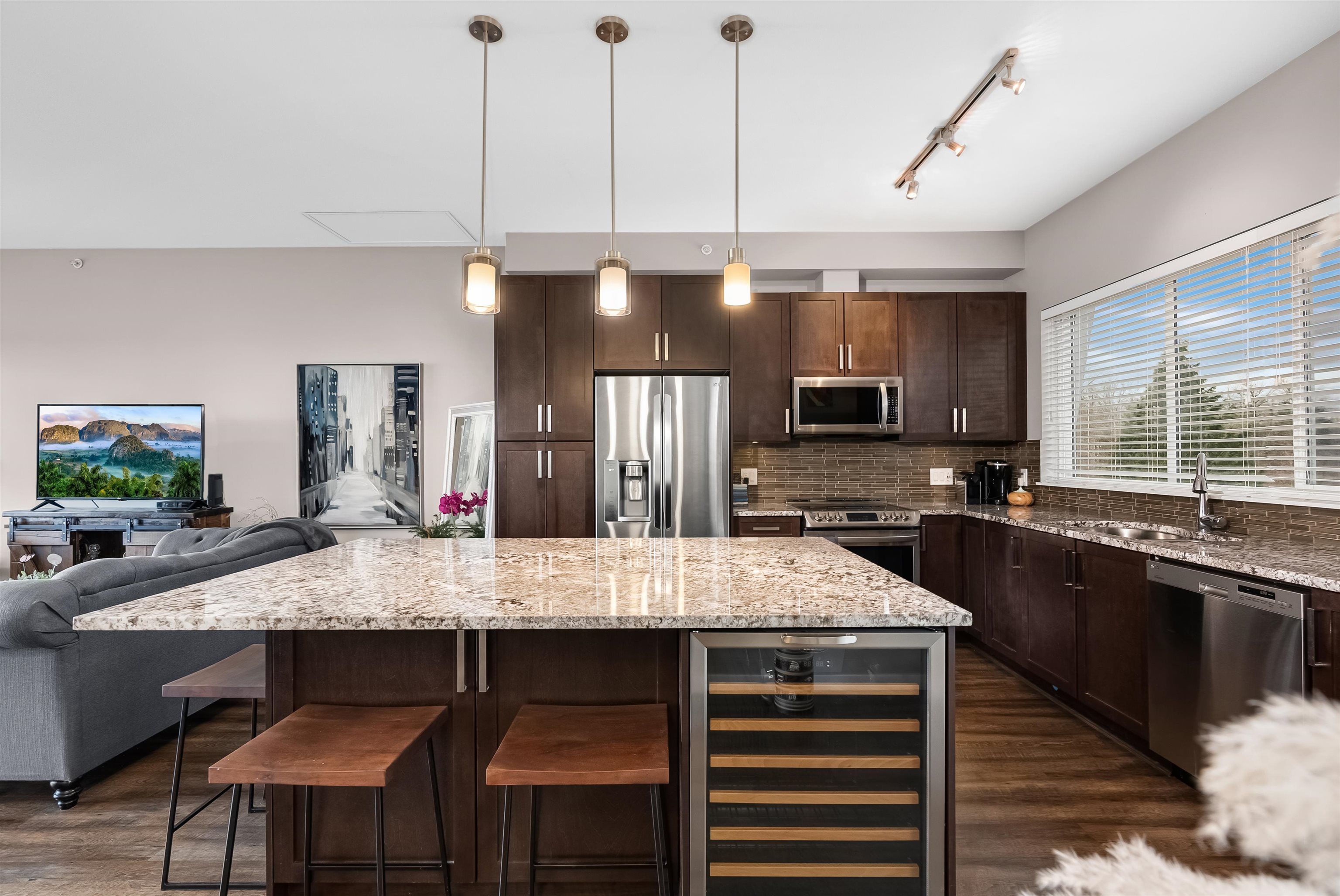 Apartment for sale in Surrey, Cloverdale, 410 6470 194 Street, 263113636 | Realtylink.org