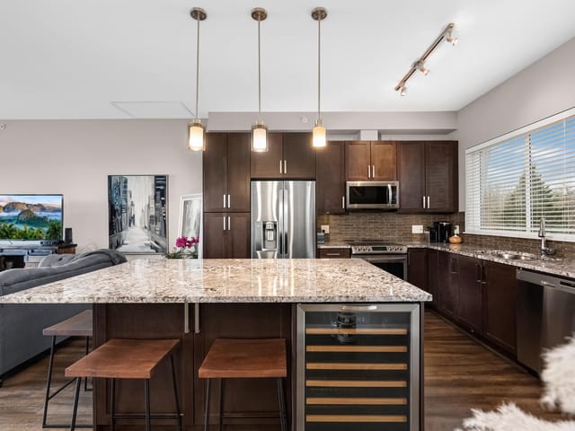 Apartment for sale in Surrey, Cloverdale, 410 6470 194 Street, 263113636 | Realtylink.org