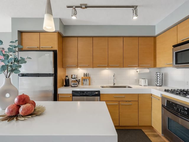 Apartment for sale in Vancouver, Vancouver East, 706 2770 Sophia Street, 263113652 | Realtylink.org