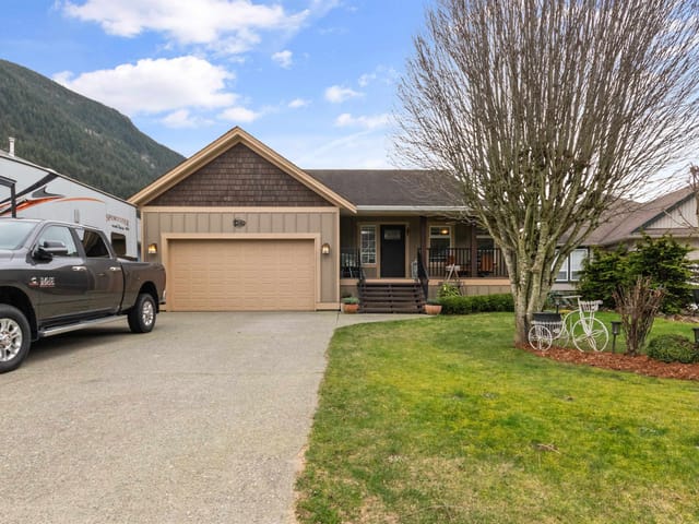 House for sale in Harrison Hot Springs, Harrison Lake, 246 Balsam Avenue, 263113766 | Realtylink.org
