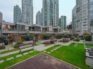 Townhouse for rent in Vancouver, Vancouver West, 303 1211 Melville Street, 263113909 | Realtylink.org
