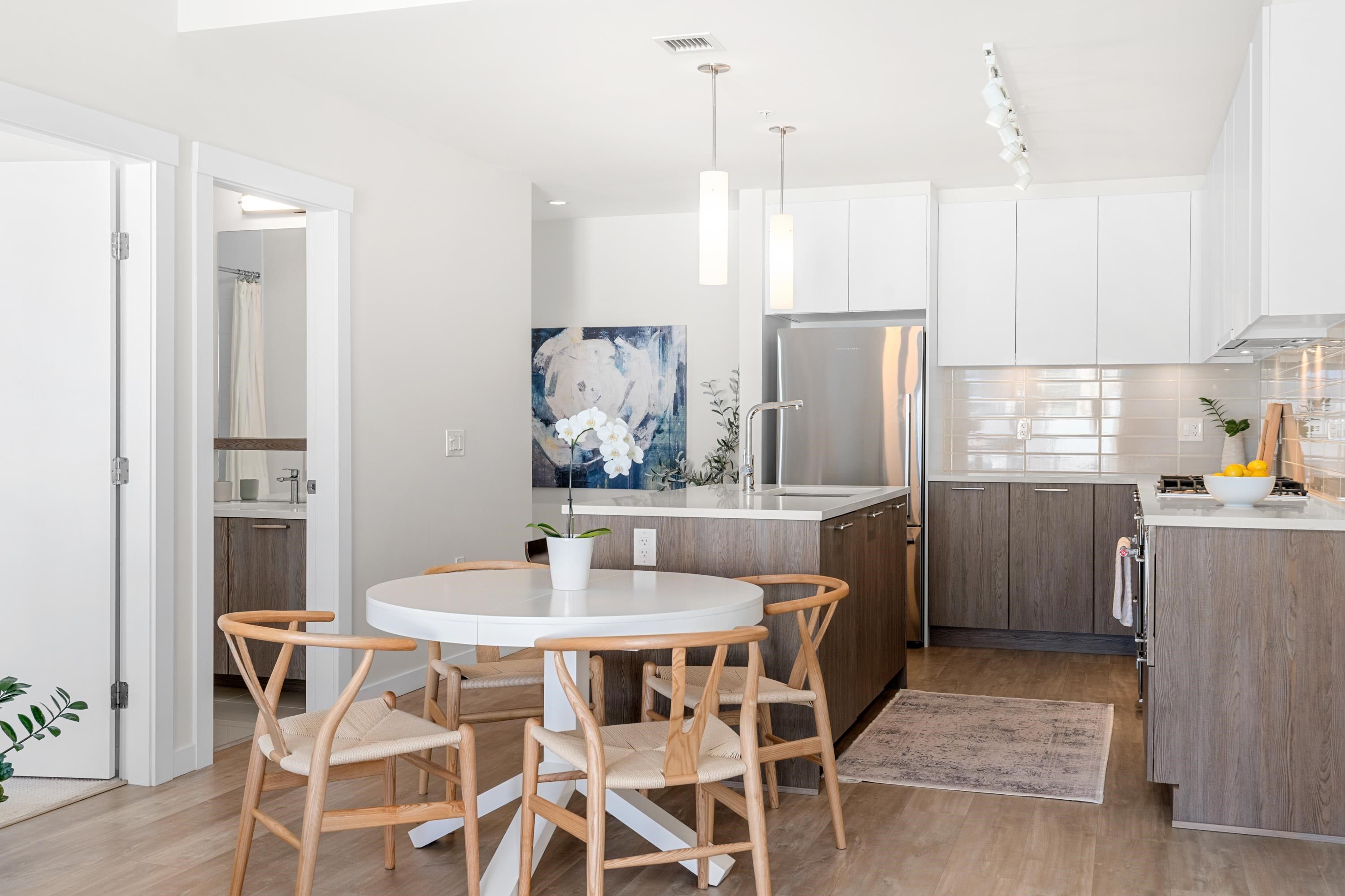 Apartment for sale in North Vancouver, North Vancouver, 205 615 E 3rd Street, 263113969 | Realtylink.org