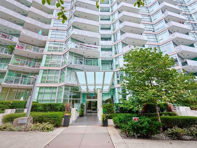 Apartment for sale in North Vancouver, North Vancouver, 401 199 Victory Ship Way, 263113974 | Realtylink.org