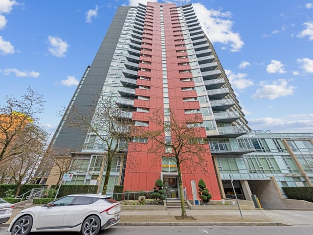 Apartment for sale in Vancouver, Vancouver West, 2705 918 Cooperage Way, 263114081 | Realtylink.org
