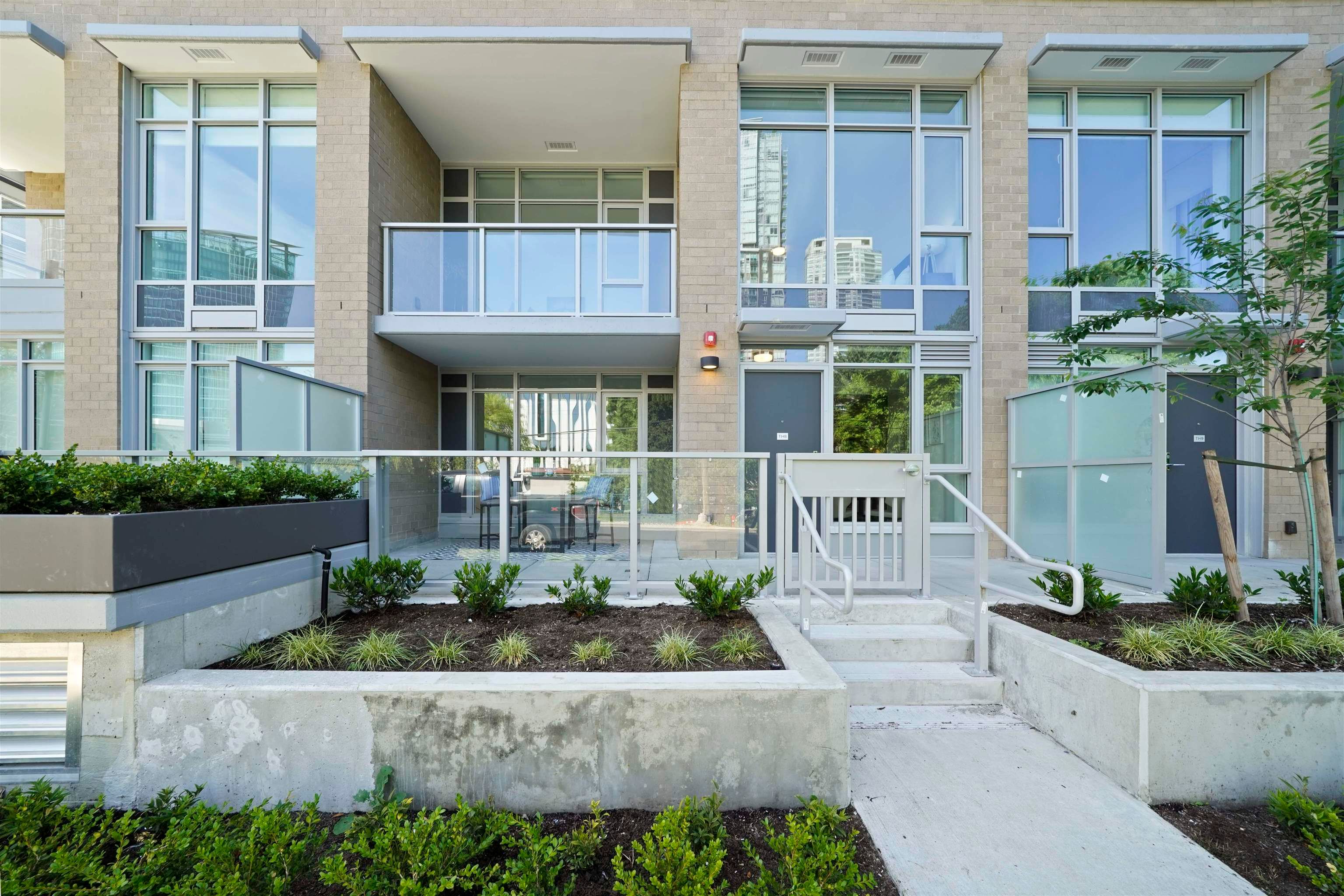 Townhouse for sale in Surrey, North Surrey, 8 13350 Central Avenue, 263114097 | Realtylink.org