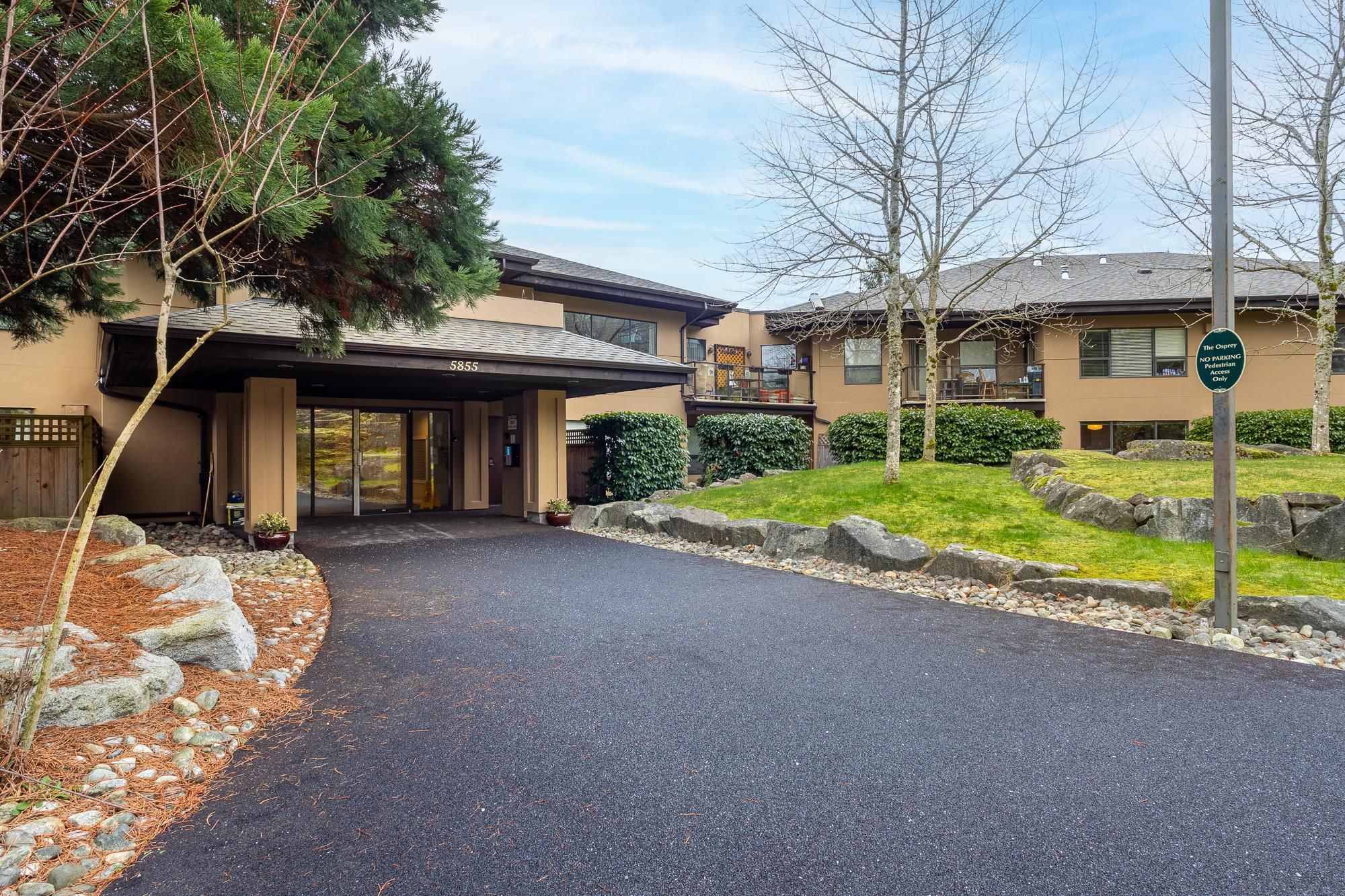 Apartment for sale in Sechelt, Sunshine Coast, 310 5855 Cowrie Street, 263114134 | Realtylink.org