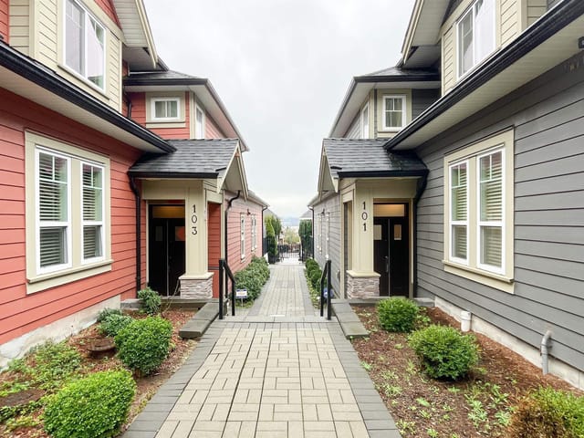 1/2 Duplex for sale in Coquitlam, Coquitlam, 101 910 Delestre Avenue, 263114147 | Realtylink.org