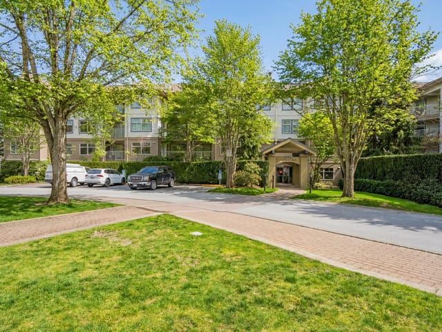 Apartment for sale in Surrey, North Surrey, 417 15210 Guildford Drive, 263114178 | Realtylink.org